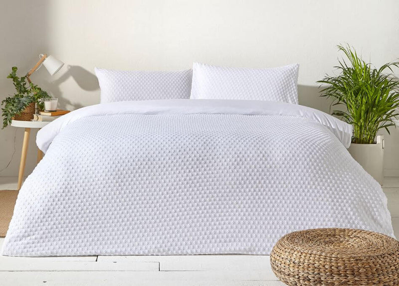 how to keep white bedding white.