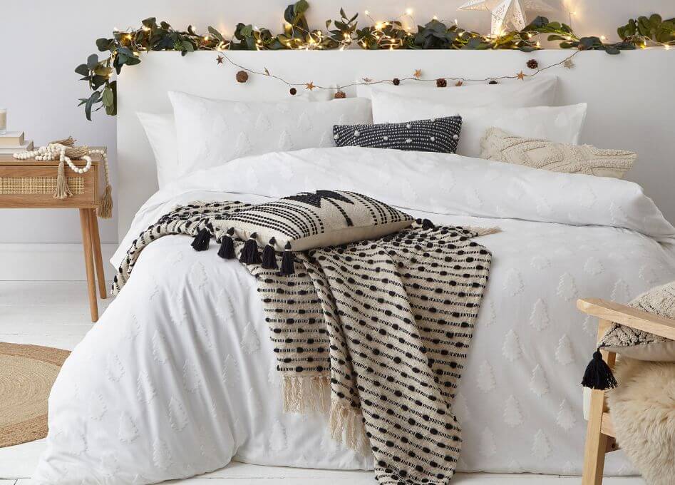 How to Make your Bed Warm & Cosy for Winter Furn.com How to Make your Bed Warm & Cosy for Winter Furn.com