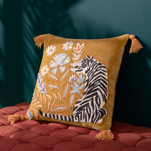 Animal Gold Cushions - White Tiger  Cushion Cover Gold Wylder