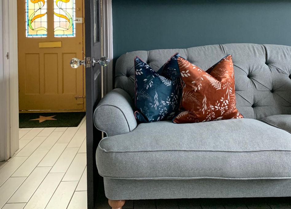 What Colour Cushions Go With Your Sofa