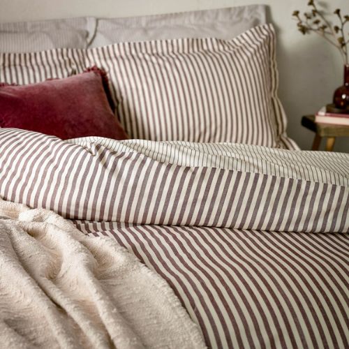 Red striped cotton bedding set with matching pillowcases