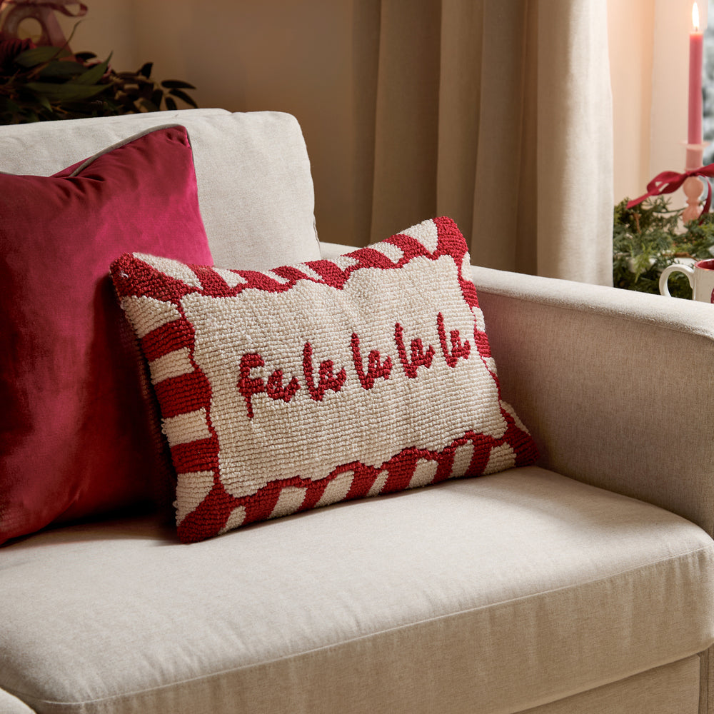 SESSION クッション　クリスマス Candy Fa La La Red Tufted Cushion Cover | Red/White Cushions