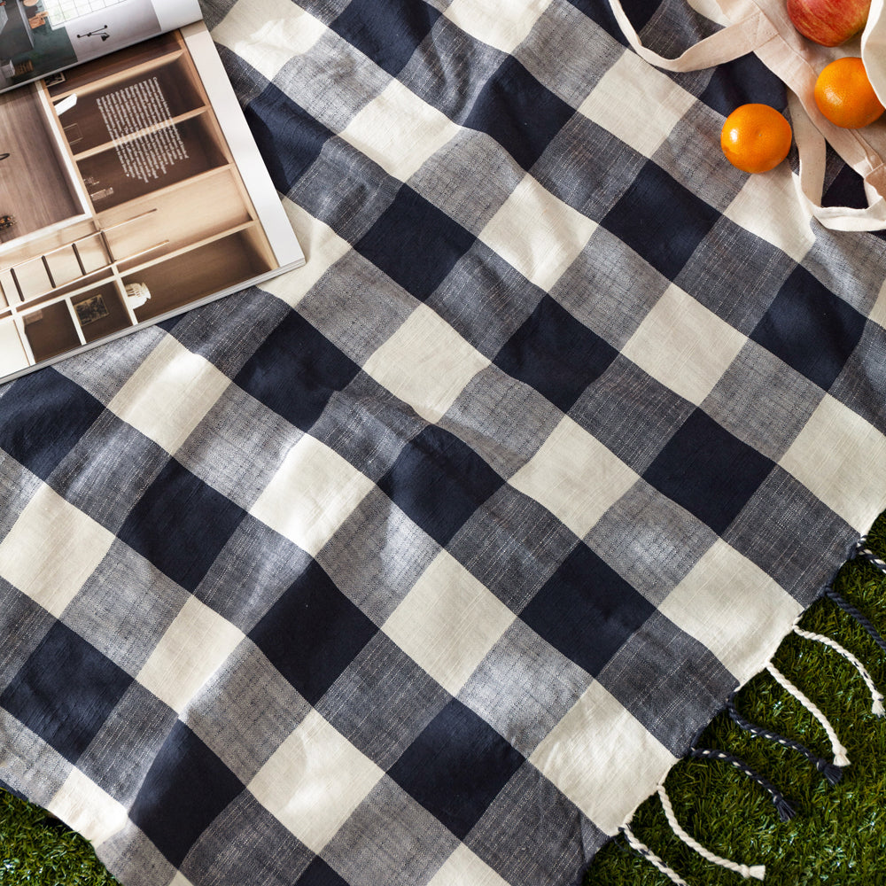 Chesil Check Tasselled 100% Cotton Throw Navy