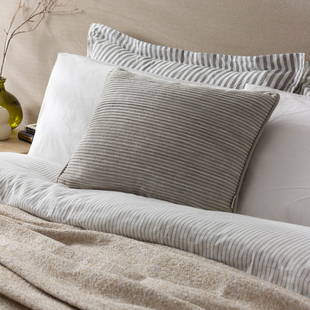 Grey bedroom cushions best sale