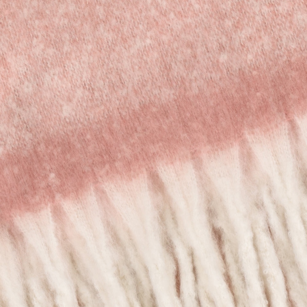 Cozy Woven Tasselled Throw Pink