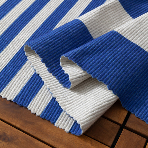 Striped White Rugs - Deck Stripe Printed Indoor/Outdoor Outdoor Rug White/Blue furn.