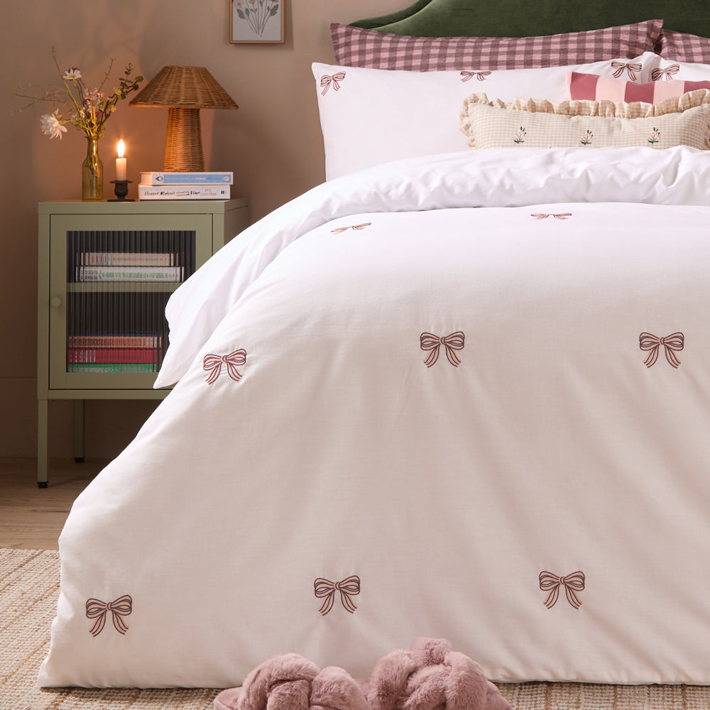 Embroidered Bows Duvet Cover Set Burgundy/Pink