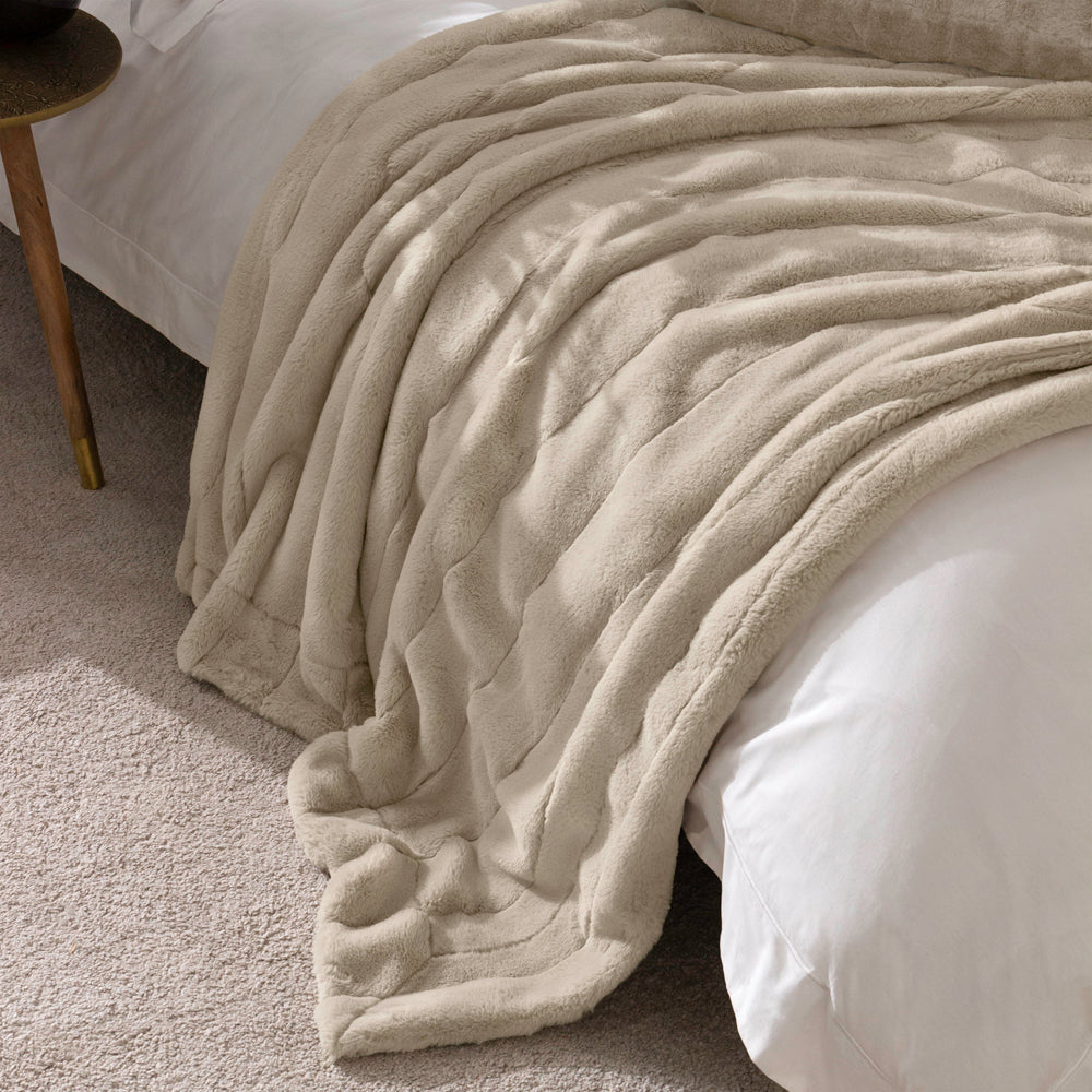 Empress Faux Fur Throw Oatmeal
