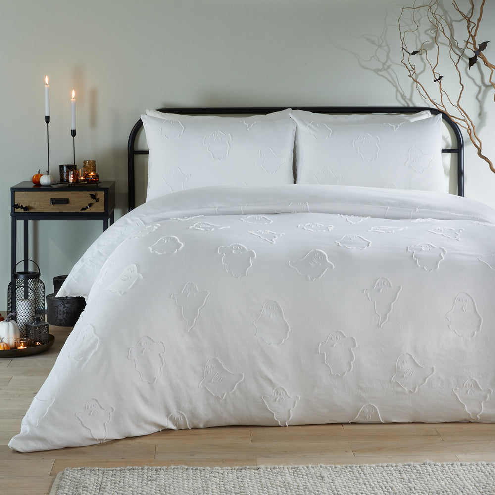  White Bedding - Ghostly Ghouls Soft Touch Tufted Duvet Cover Set White Duvet Day