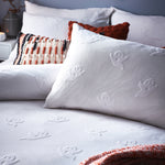 Yard Ghost Tufted Halloween 100% Cotton Duvet Cover Set in White 