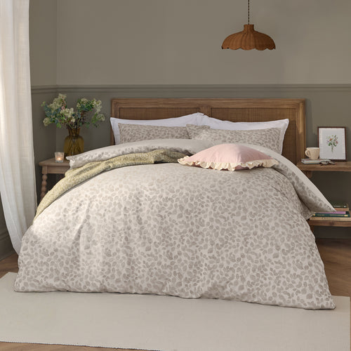 Floral Beige Bedding - Grace Leaf Jacquard Satin Duvet Cover Set Natural Wylder