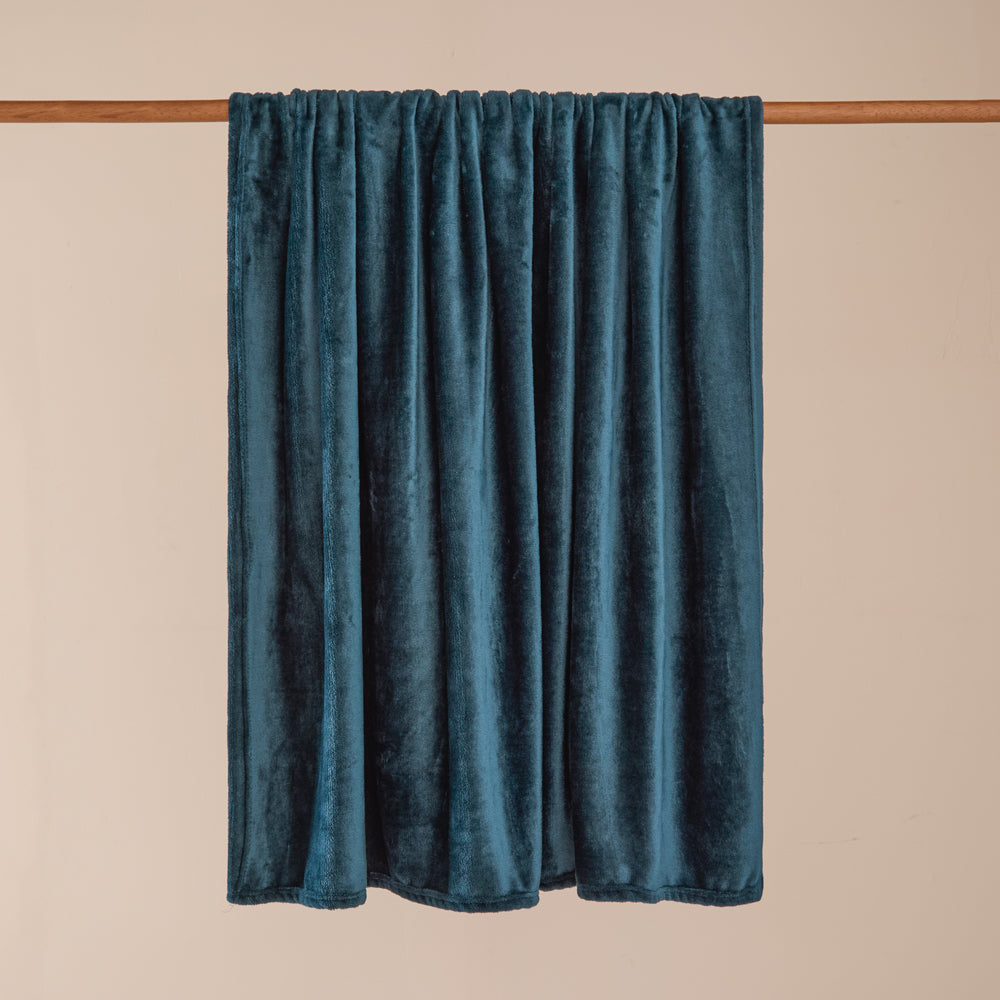 Harrow Fleece Throw Midnight