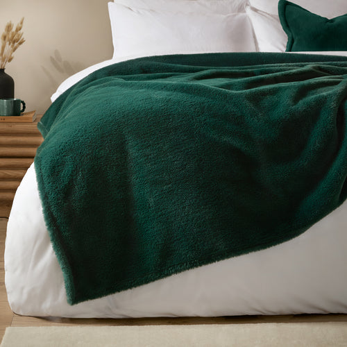 Plain Green Throws  - Kallu Double-Sided Faux-Fur Throw Needle Green Furn