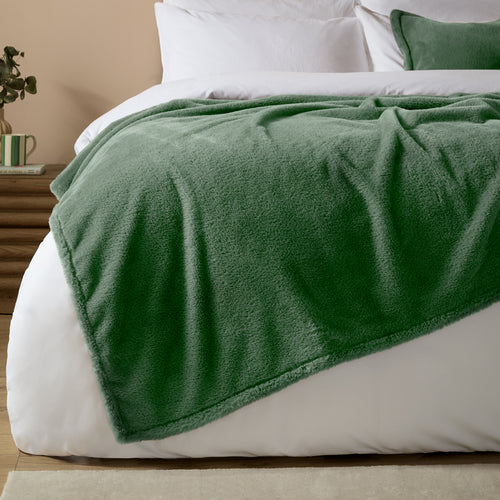 Kallu Double-Sided Faux-Fur Throw Frost Green