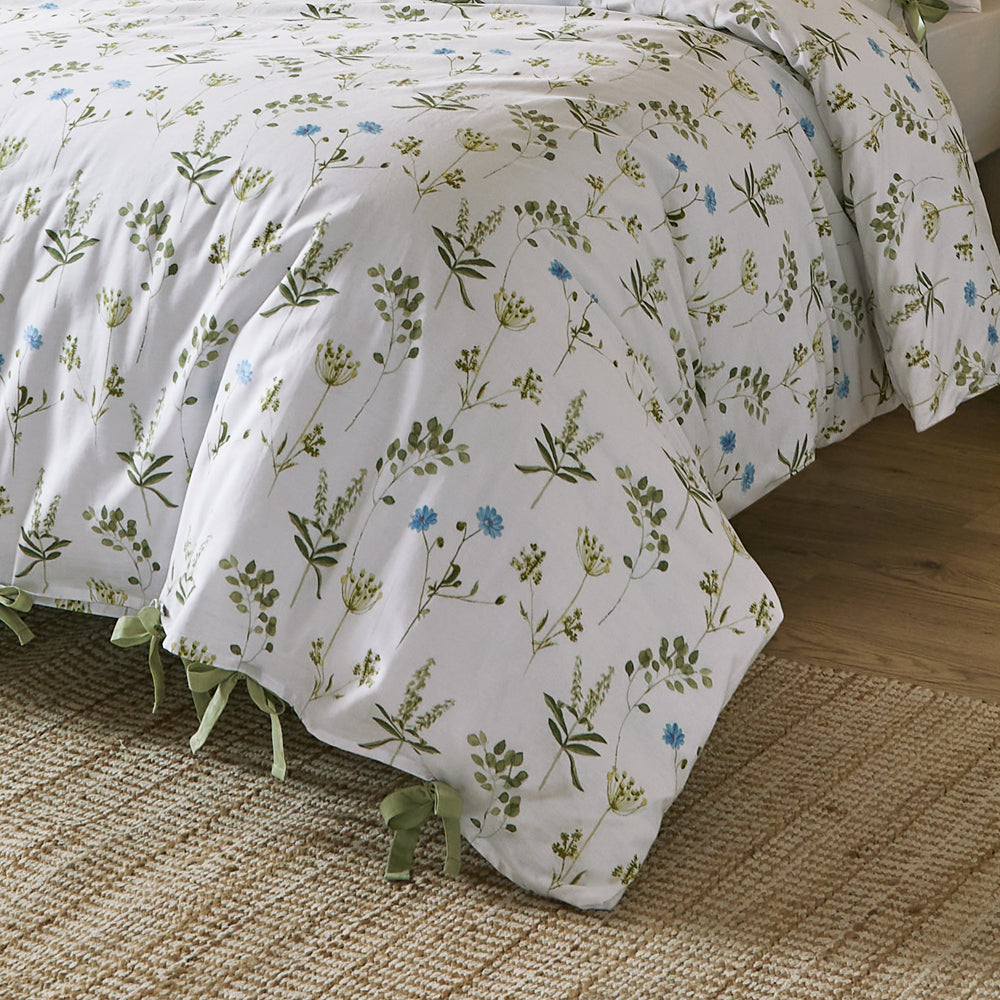 Meadow 100% Cotton Floral Duvet Cover Set White/Cornflower