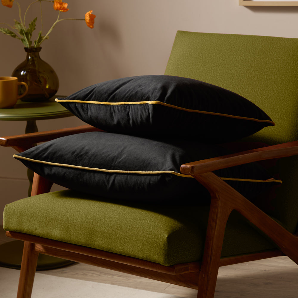 Meridian Velvet Cushion Black/Gold