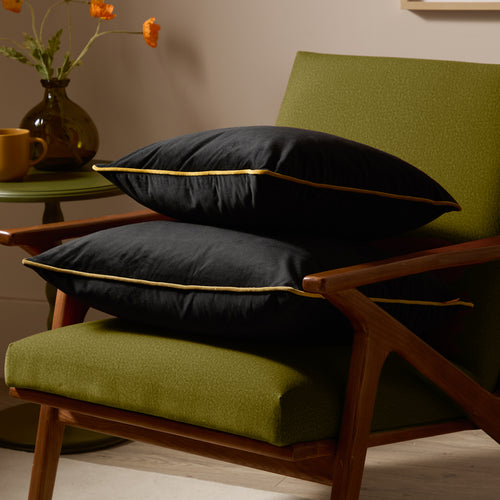 Meridian Velvet Cushion Black/Gold