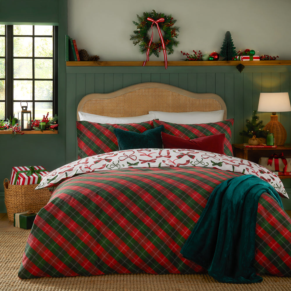 Nathalie Festive Bows Printed Duvet Cover Set Berry/Pine