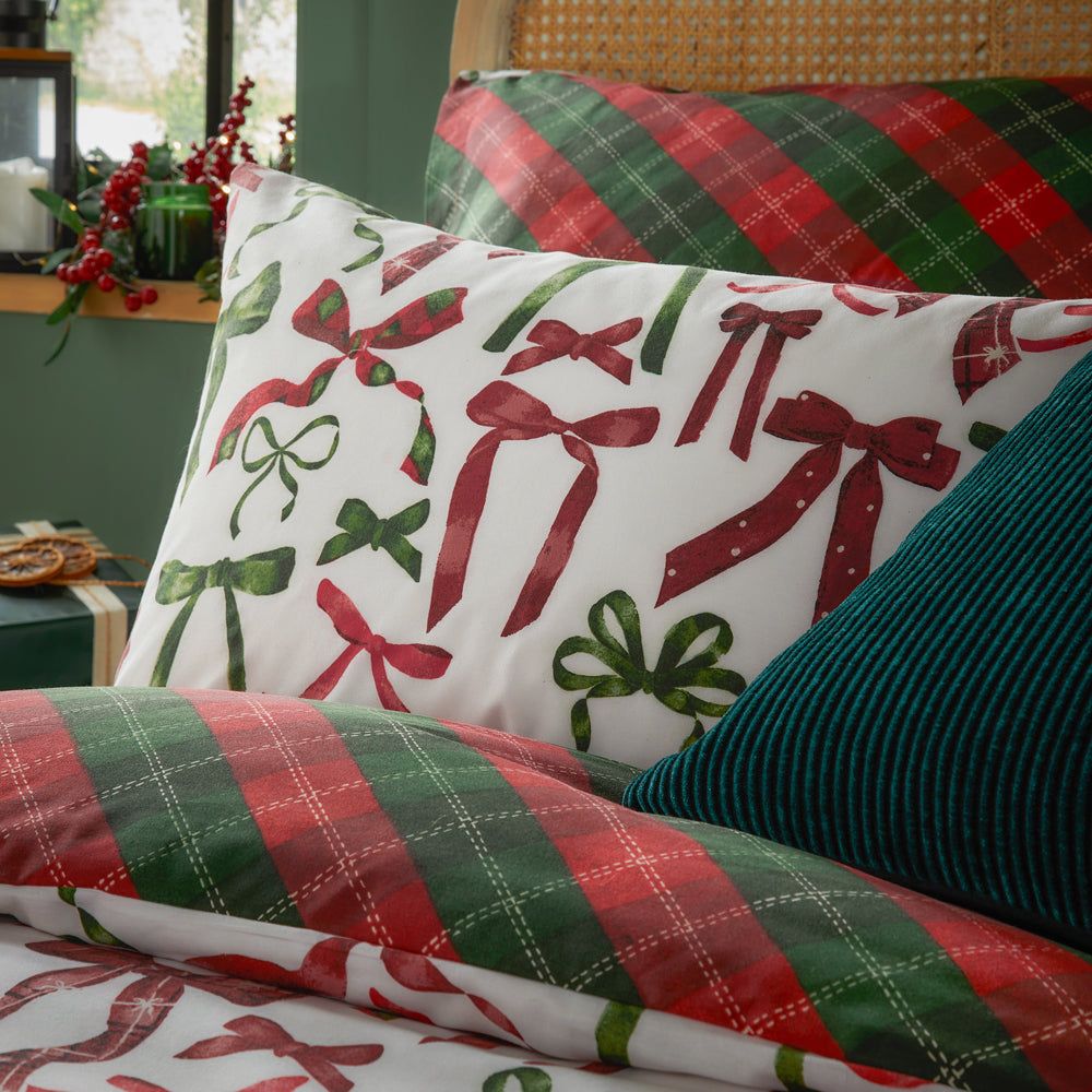 Nathalie Festive Bows Printed Duvet Cover Set Berry/Pine
