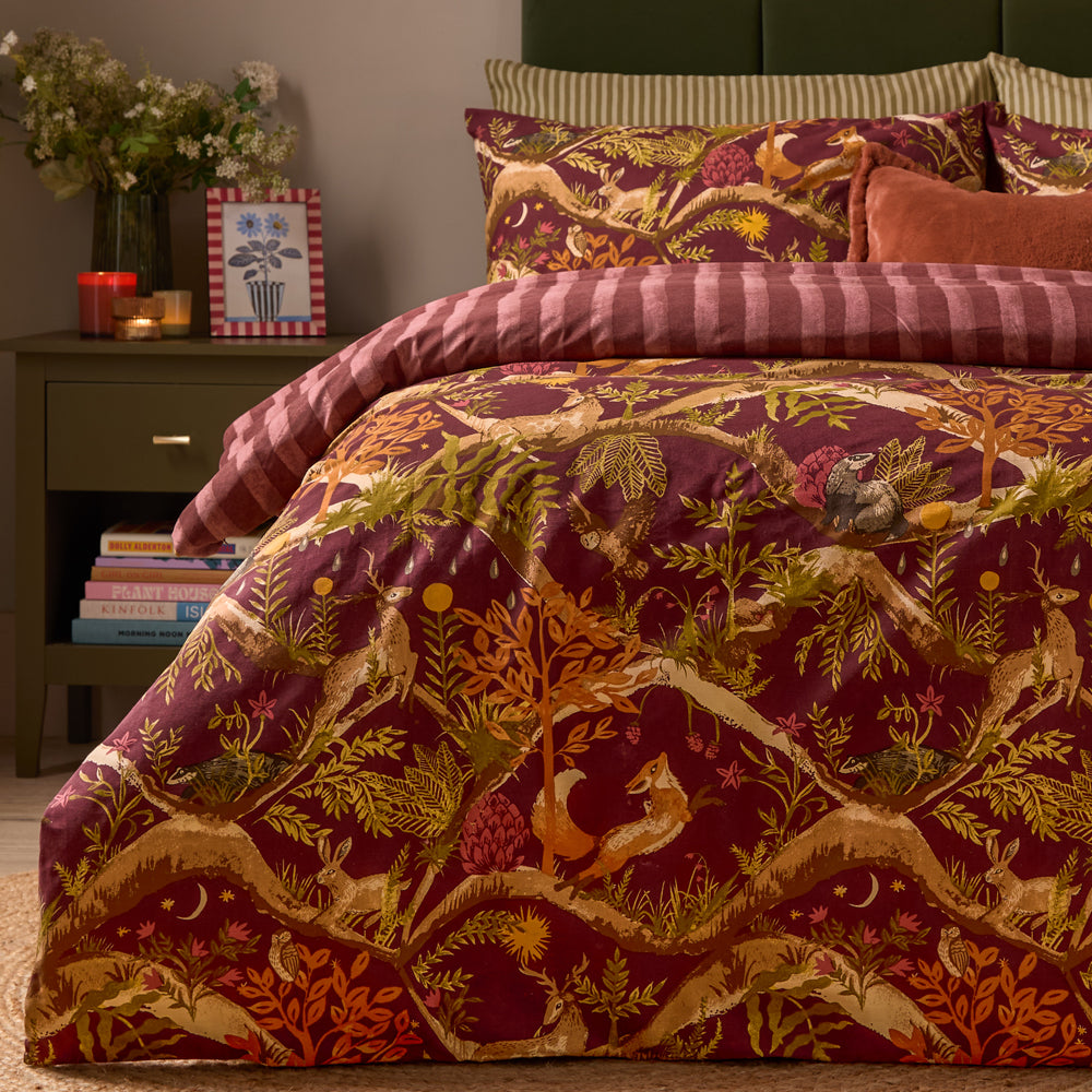 Nya Woodland Reversible Duvet Cover Set Burgundy