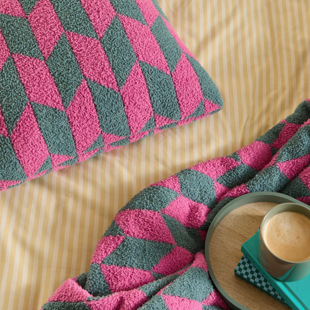 Olsen Geometric Throw Retro Pink