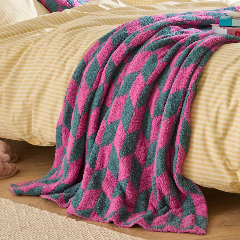 Geometric Pink Throws - Olsen Geometric Throw Retro Pink Furn
