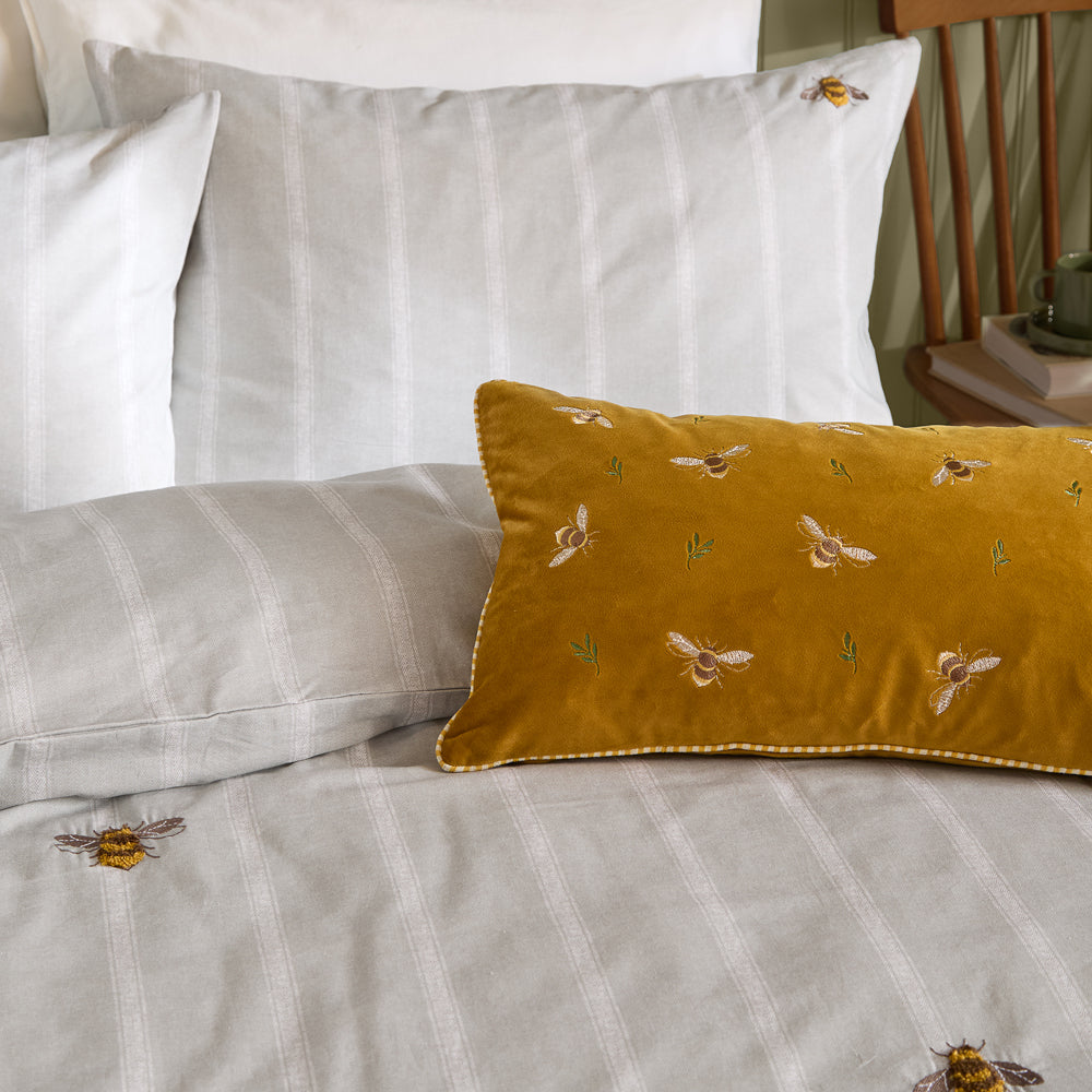 Ramble Bees Duvet Cover Set Natural