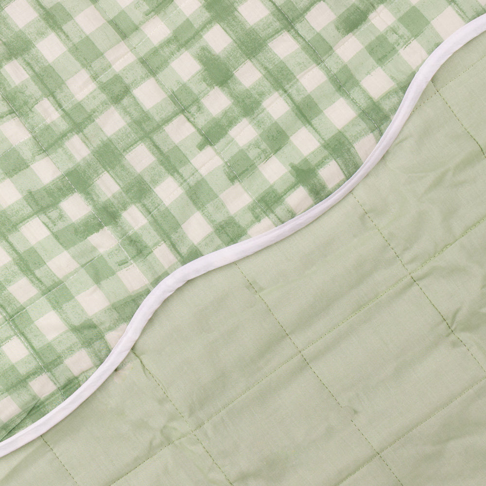 Scallop Quilted Bedspread Sage