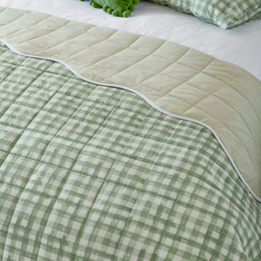 Scallop Quilted Bedspread Sage