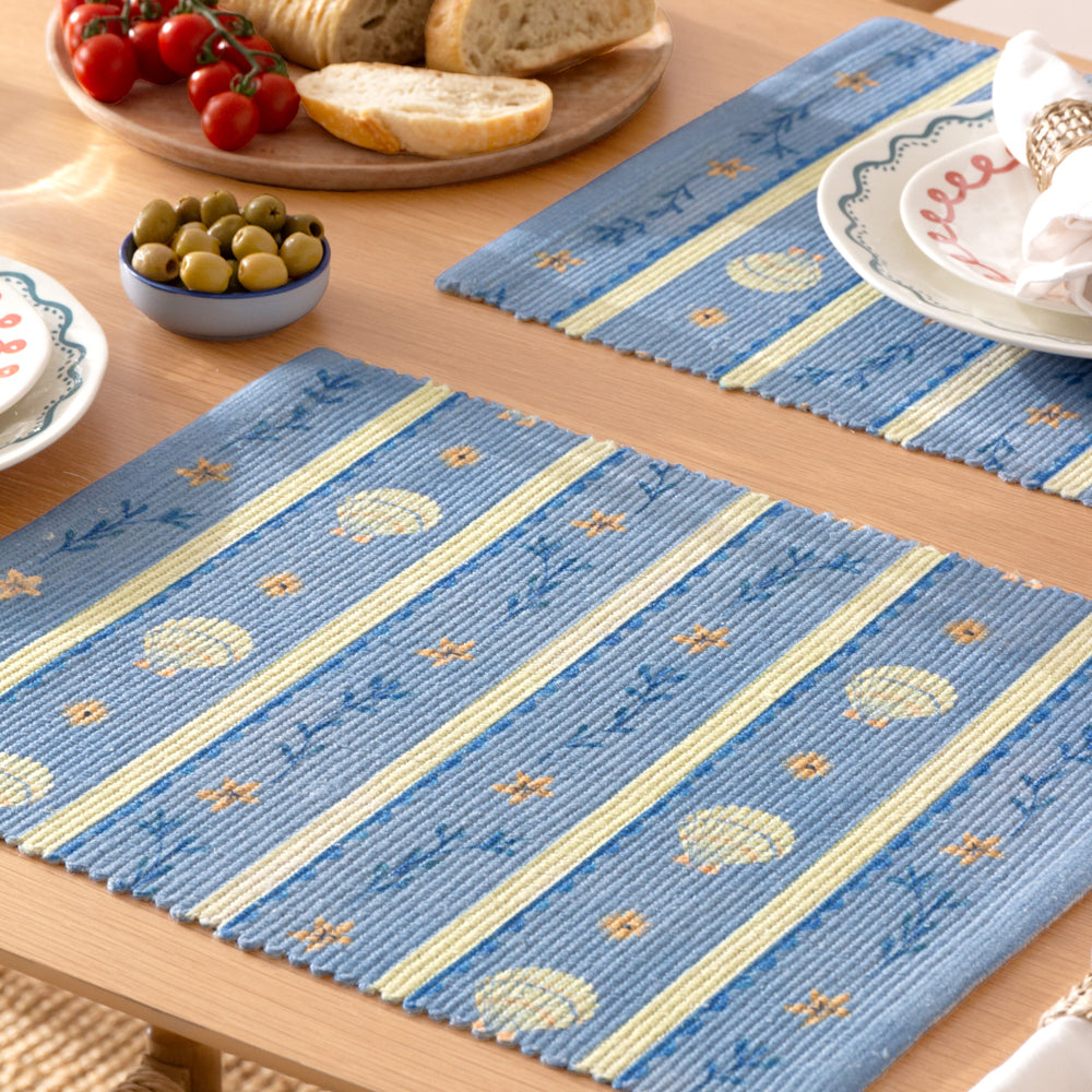 Sea Shells Indoor/Outdoor Set of 4 Placemats Blue