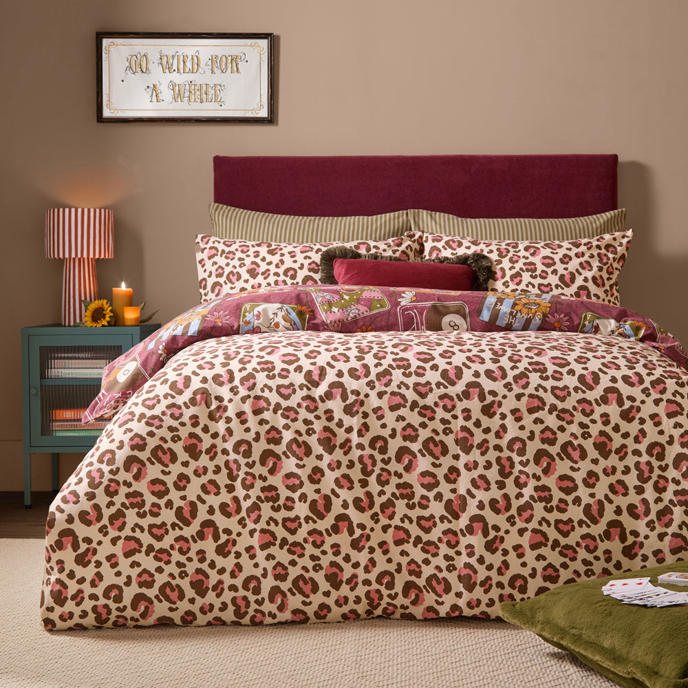 Wild Card Reversible Duvet Cover Set Burgundy
