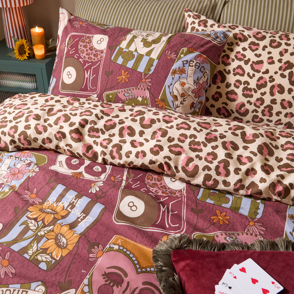 Wild Card Reversible Duvet Cover Set Burgundy