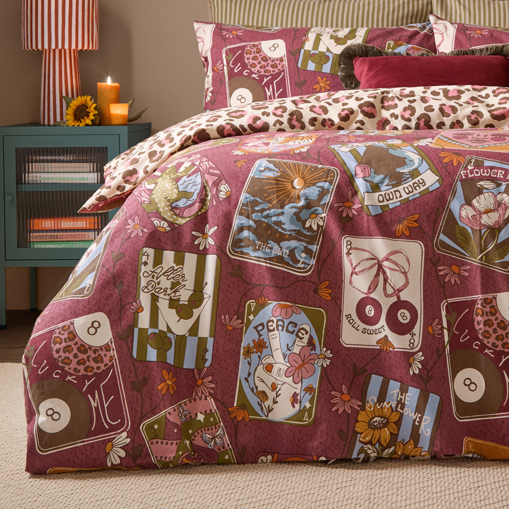 Wild Card Reversible Duvet Cover Set Burgundy