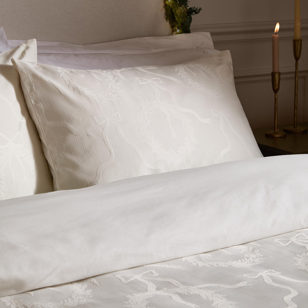 Winter Wreath Jacquard Duvet Cover Set White
