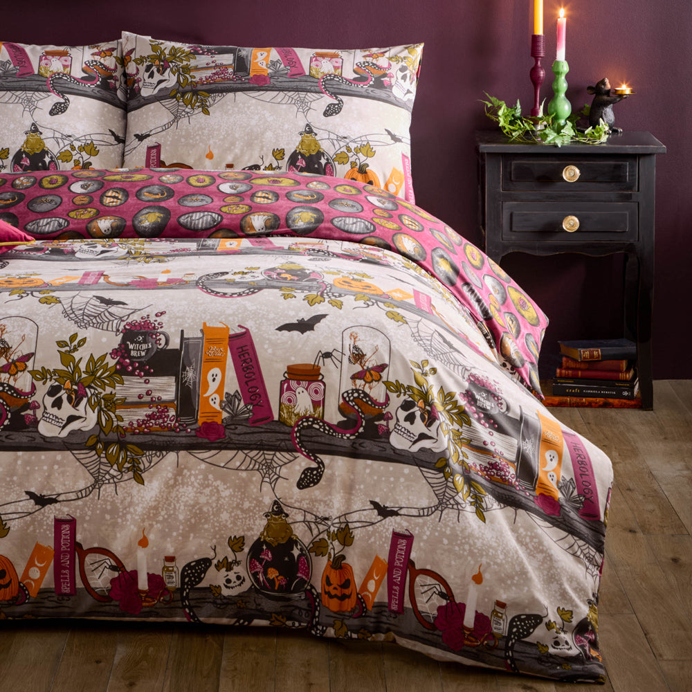 Witchy Tales Printed Reversible Duvet Cover Set Multicolour